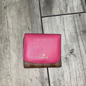 Coach Signature Leather Small Trifold Wallet